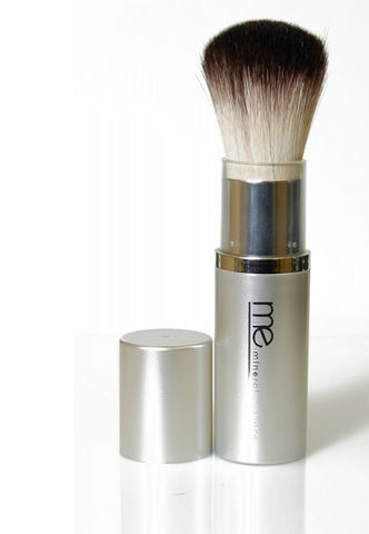 Mineral Essence - RETRACTABLE POWDER BRUSH